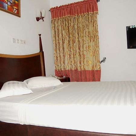 Hotel Residence Jeanne D'Arc Cotonou Dış mekan fotoğraf