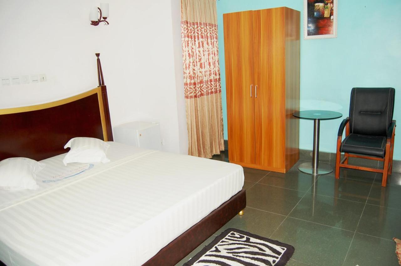 Hotel Residence Jeanne D'Arc Cotonou Dış mekan fotoğraf