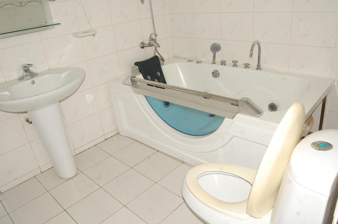 Hotel Residence Jeanne D'Arc Cotonou Dış mekan fotoğraf