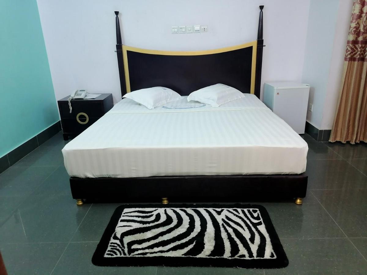 Hotel Residence Jeanne D'Arc Cotonou Dış mekan fotoğraf